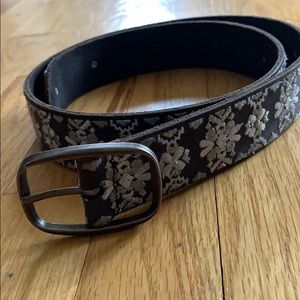 Iucky brand belt